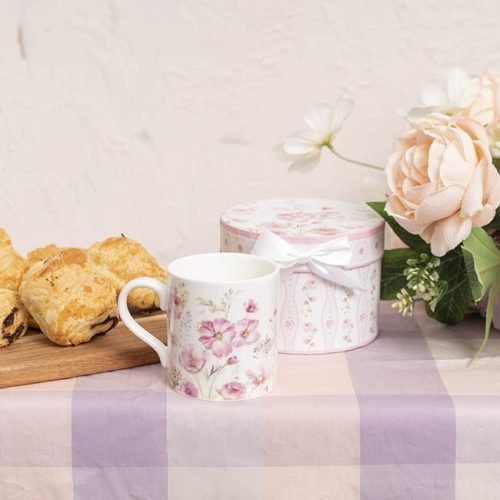 Coffee mug and box decorated with Cosmos